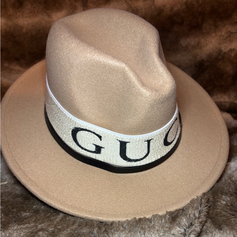 Gucci Beige Fedora with Logo Band